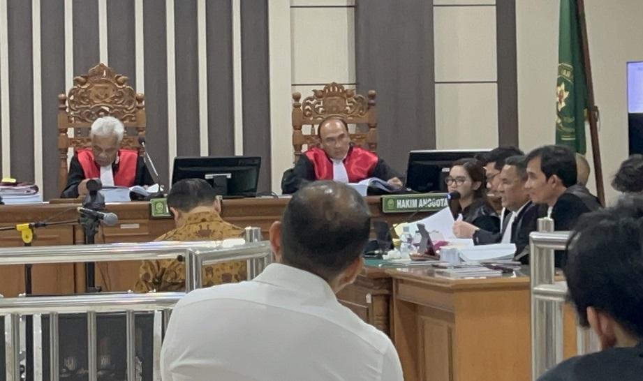 Minta Tak Dihukum, Mantan Bos Sritex Iwan Setiawan Baca Pembelaan dengan Suara Bergetar di Sidang