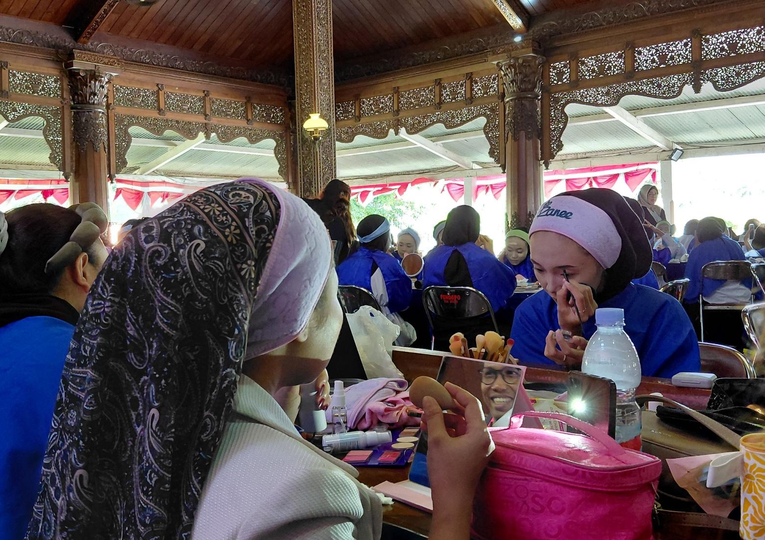 20260502_PELATIHAN-MAKEUP-Sejumlah-remaja.jpg