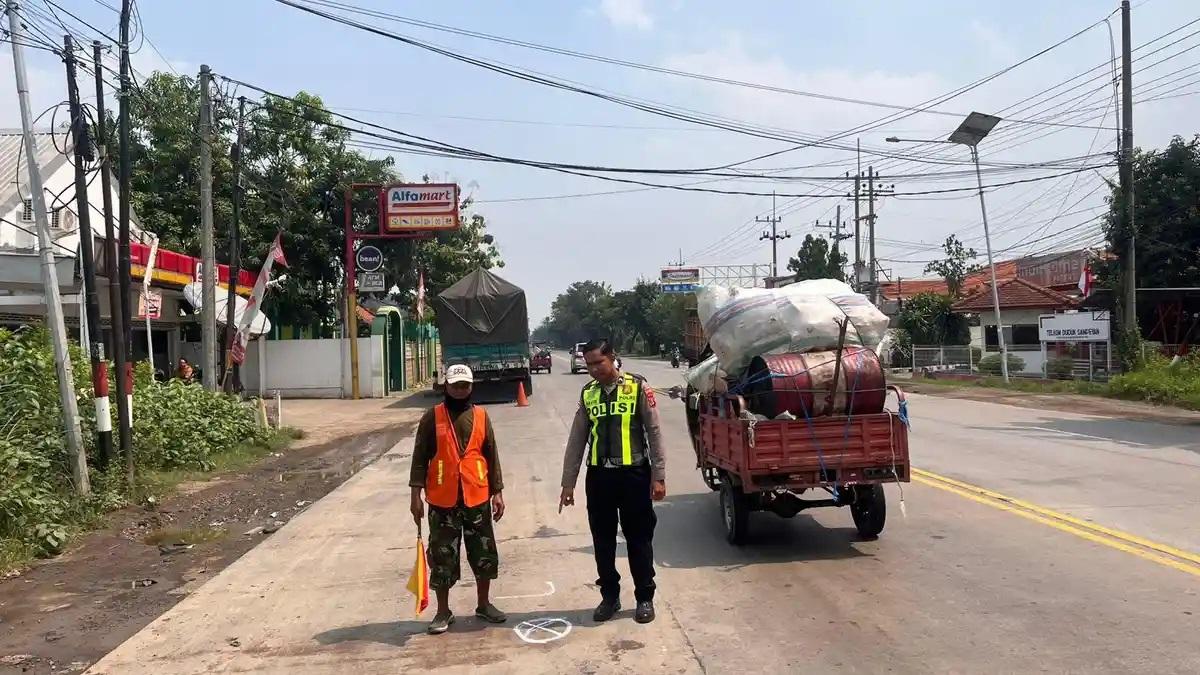 20260507_Polres-Gresik-olah-TKP-kecelakaan.jpg