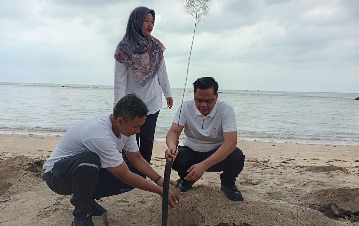 20260508_Bupati-Jepara-Witiarso-Utomo-di-Pantai-Bandengan-Jepara_1.jpg