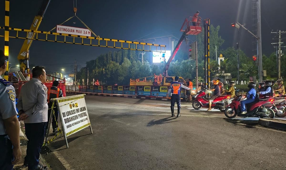 20260510_portal-pembatas-kendaraan-di-Silayur-Ngaliyan-Semarang_1.jpg