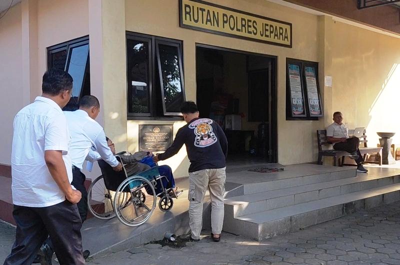 20260511-_-AJ-Ditahan-di-Rutan-Polres-Jepara.jpg