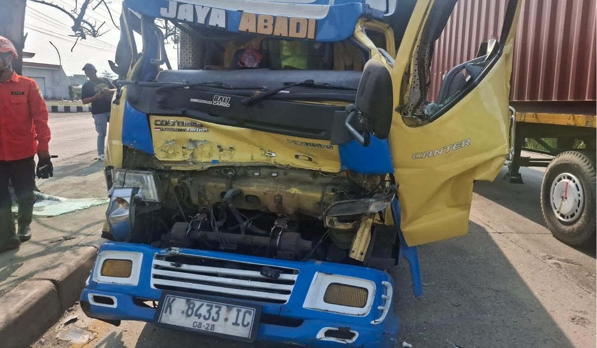 Kronologi Kecelakaan Beruntun 5 Truk di Pantura Kendal, Sopir Riyanto Terjepit dan Masih di RS