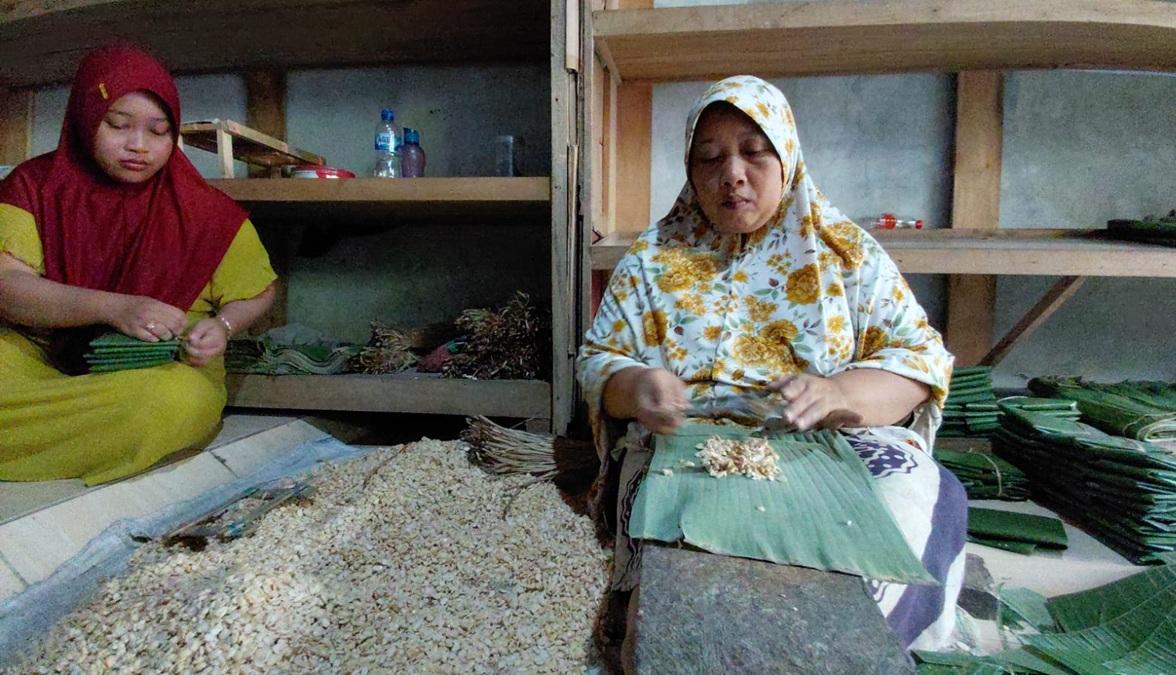 Curhat Perajin Tempe Banyumas, Memang Tak Pakai Dolar Tapi Kedelai Impor Jadi Semakin Mahal