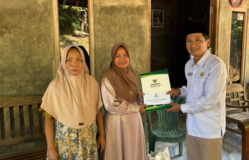 20260610-_-Bantuan-Sosial-Kepada-Sri-Titik-Azizah-Pekerja-Migran-Asal-Jepara.jpg