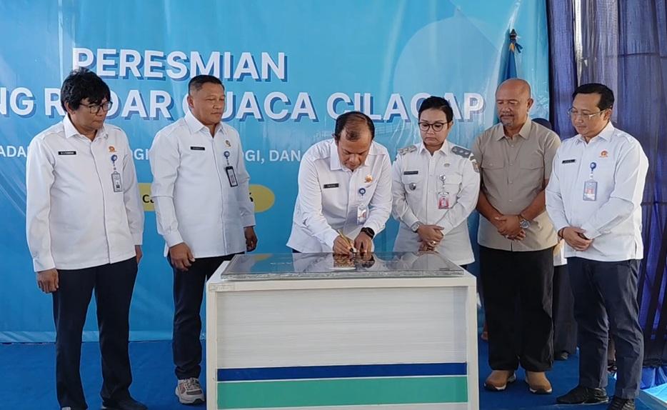 Perkuat Mitigasi Pesisir Selatan Cilacap, BMKG Operasikan Radar Cuaca S-Band Pertama di Indonesia - Tribunjateng.com
