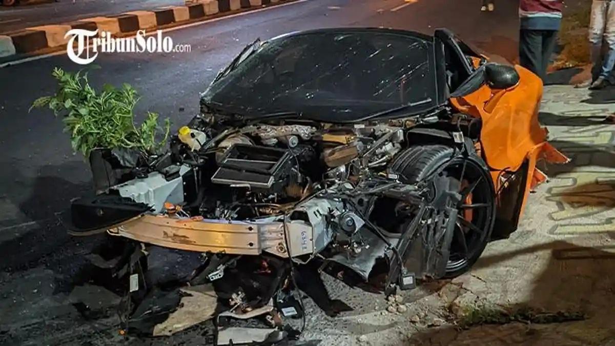 Sasis Monocage II, Penyebab Youtuber Andra ST Selamat Meski McLaren Kecelakaan Terbelah di Solo - Tribunjateng.com