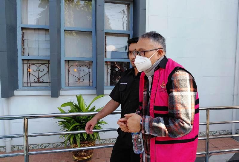 BREAKING NEWS, Kejari Purwokerto Tahan Eks Kepala BBPTUHPT Baturraden, Korupsi Penjualan Susu - Tribunjateng.com