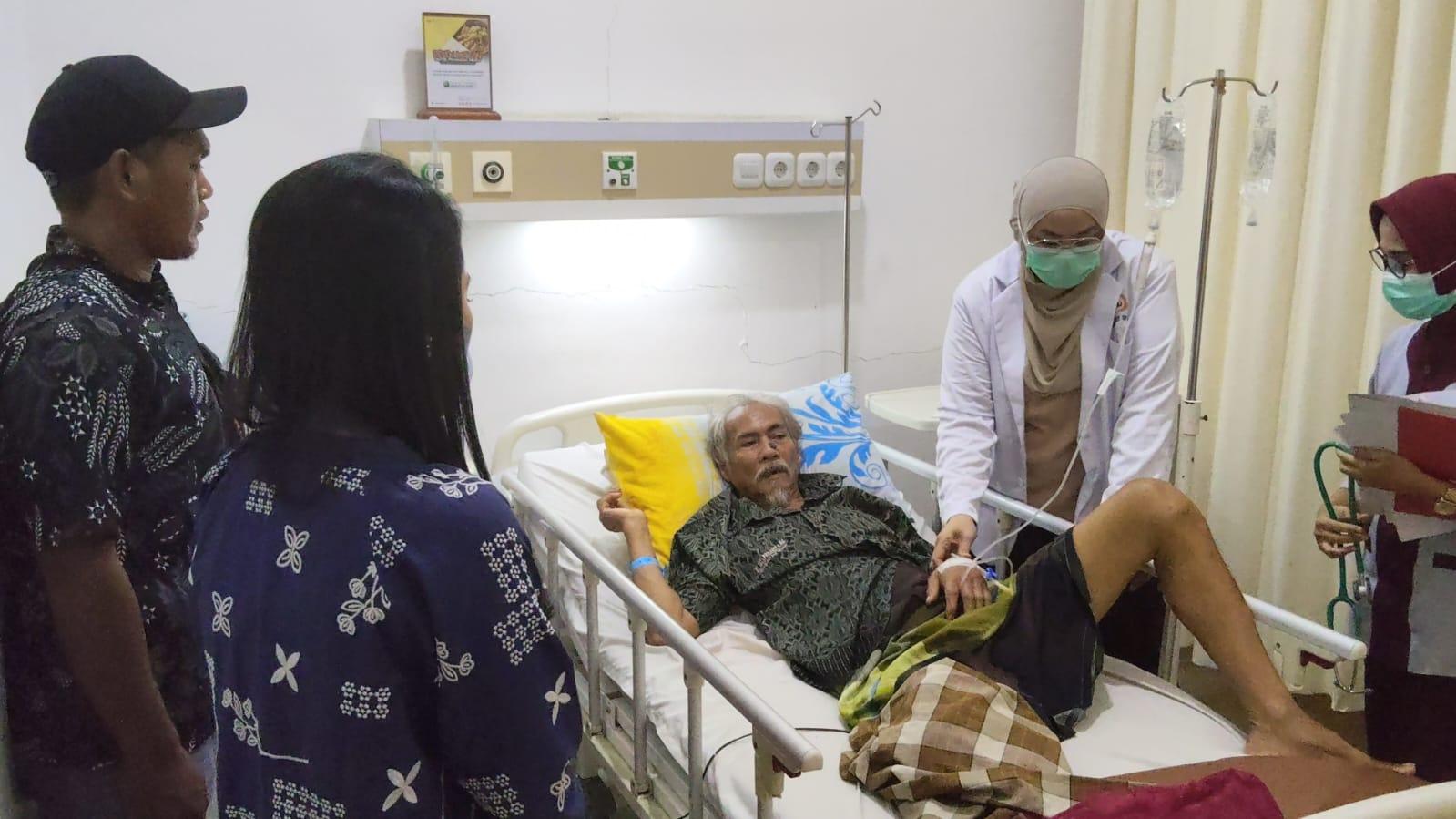 Kondisi Kakek Tarip Tukang Becak Korban Tabrak Lari di Brebes, Kaki Diamputasi - Tribunjateng.com