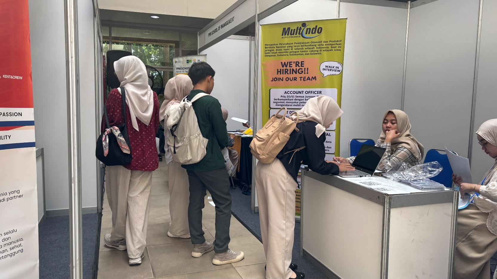 Cerita Fresh Graduate Berburu Kerja di Semarang: Dijanjikan 19 Juta Lapangan Kerja, Nyatanya Sulit - Tribunjateng.com