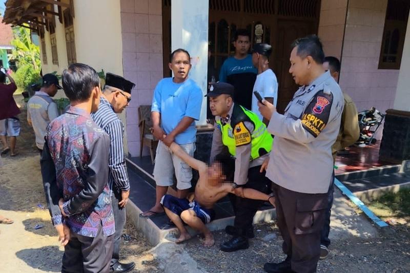 ODGJ Bawa Parang Mengamuk di Purbalingga, Polisi dan Warga Evakuasi Tanpa Korban - Tribunjateng.com