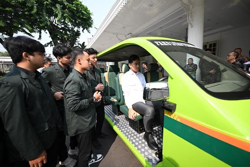 Mobil Listrik Molisa Karya Mahasiswa Unissula Semarang Curi Perhatian Gibran, Diundang ke Istana - Tribunjateng.com