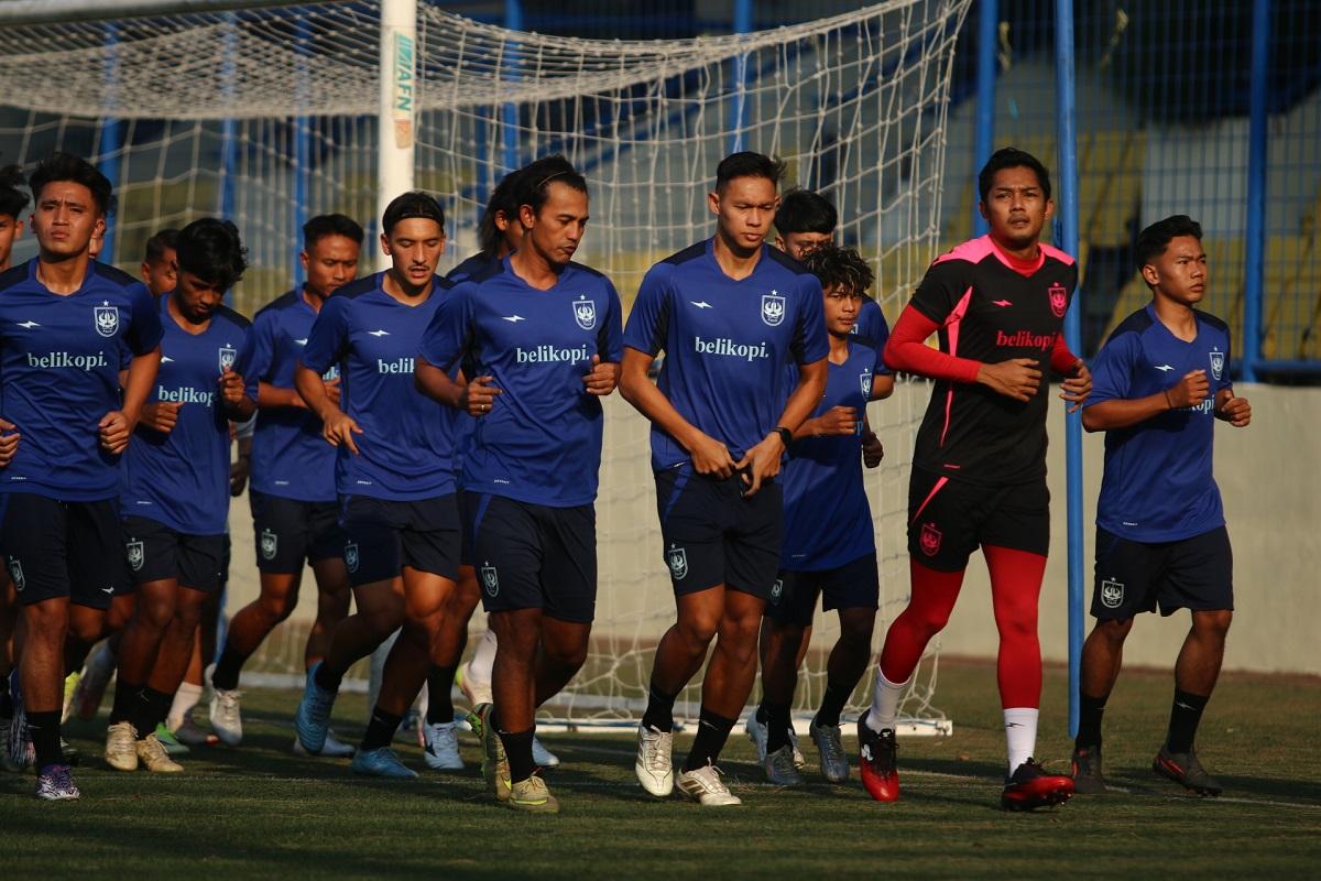 PSIS Semarang Gelar Latihan Perdana, Widodo C Putro Fokus Bangun Chemistry Pemain dan Saling Respect - Tribunjateng.com