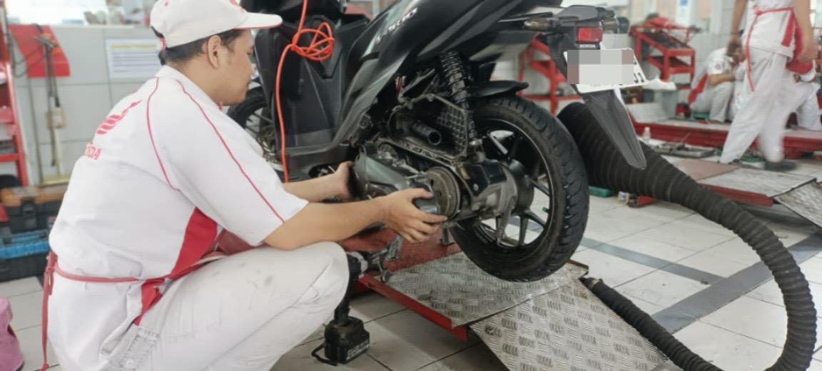 Tak Lagi Bermodal Kunci Ring, Mekanik Honda Kini Wajib Kuasai Laptop dan Teknologi Digital - Tribunjateng.com