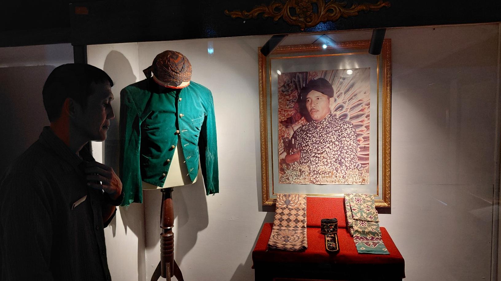Sosok Ki Soegito Poerbatjarito, Dalang Kondang yang Fotonya Terpampang di Museum Wayang Banyumas - Tribunjateng.com