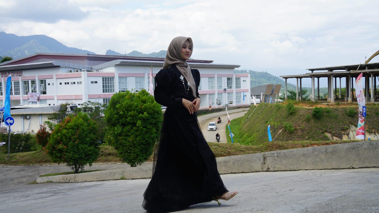 Sasi Amalia UIN Saizu Hipnotis Penonton SeIBa International Festival 2026 Lewat Lagu Dawai - Tribunjateng.com