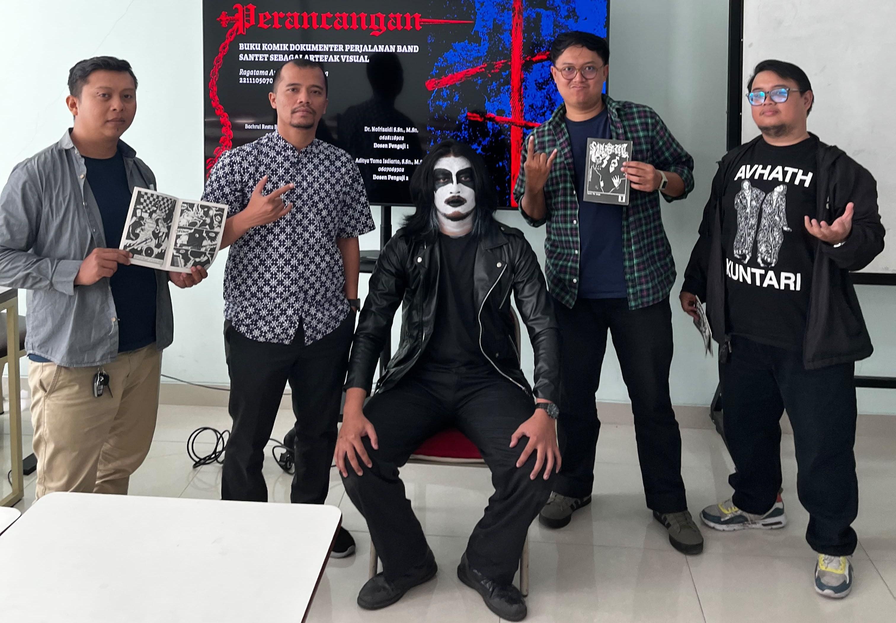 Mahasiswa DKV Telkom University Purwokerto Sidang Pakai Riasan Black Metal, Ini Alasan Akademisnya - Tribunjateng.com