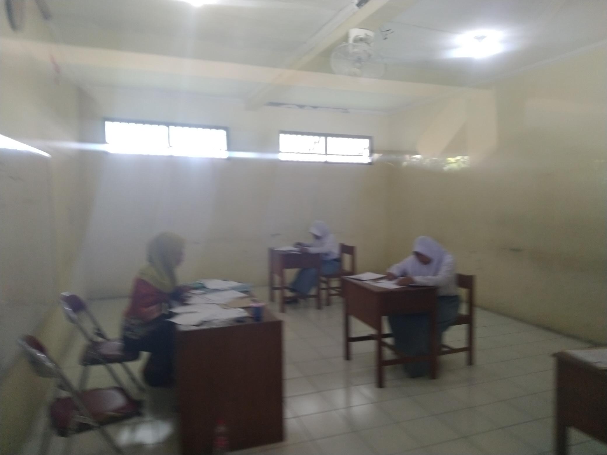 Tiga Siswa SMALB Yaspenlub Demak Ikuti Ujian Nasional Berbasis Kertas dan Pensil (UNKP)