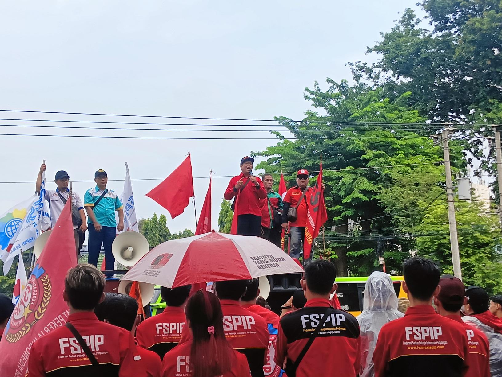 Gubernur Jateng Umumkan UMP UMK 2026, Buruh dan Pengusaha Sama-sama Kecewa