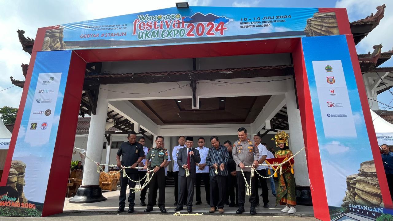 Wonosobo Festival UKM Expo 2024, Ajang Kolaborasi Pemerintah dan Pelaku Usaha Bangkitkan Ekonomi 
