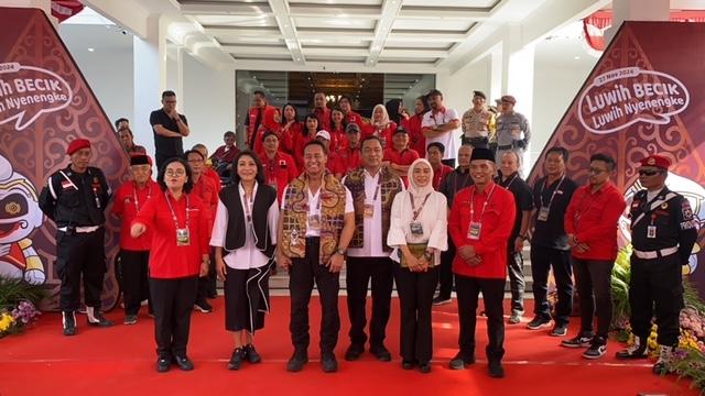 Andika-Hendi Pasangan Pertama yang Sudah Daftar ke KPU Jateng