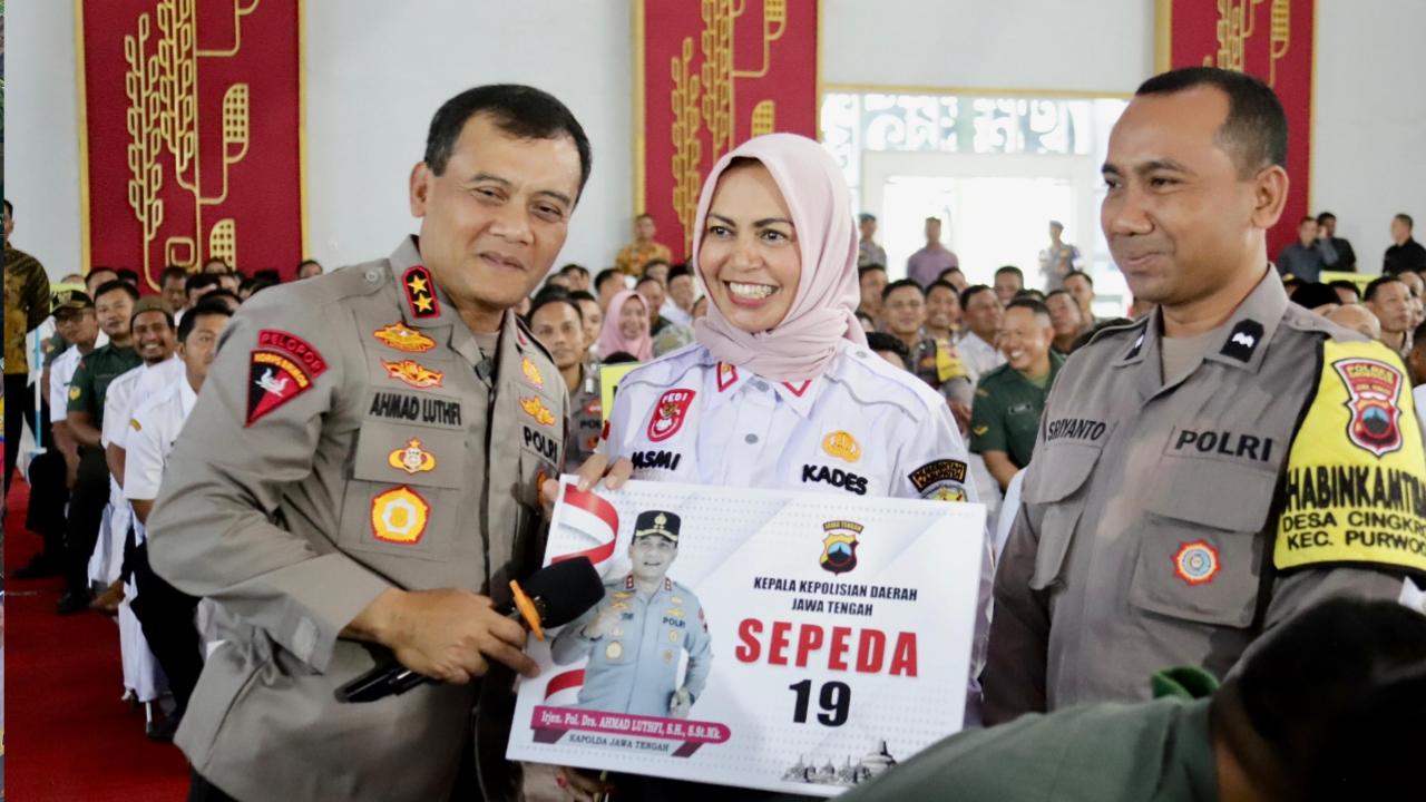 Berbagai-apresiasi-di-sampaikan-kepada-Kapolda-Jateng-Irjen-Pol-Ahmad-Luthfi.jpg