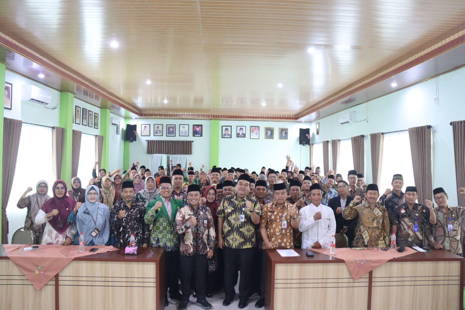 Bupati-Blora-Arief-Rohman-saat-menghadiri-kegiatan-Focus-Group-Disscusion.jpg