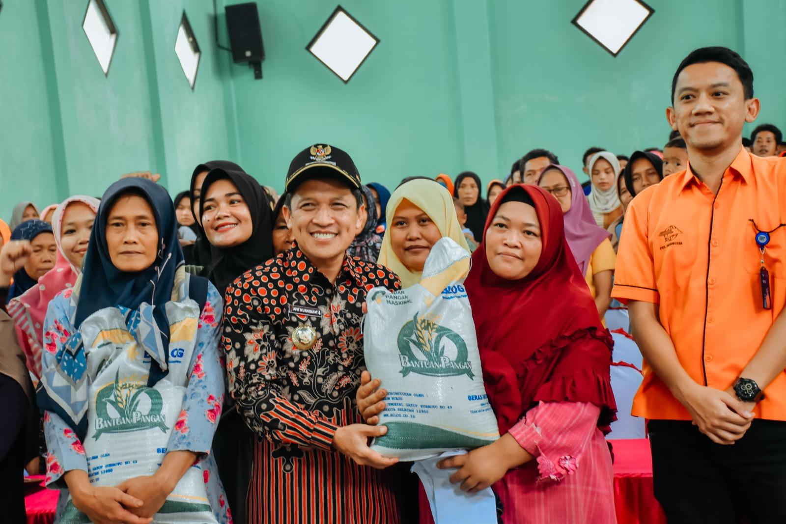 Bupati Wonosobo Afif Nurhidayat Pastikan 80.047 Rumah Tangga Terima Bantuan Beras