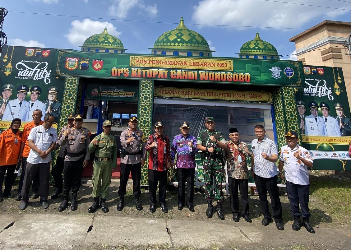 Pastikan Kenyamanan dan Keamanan Jelang Idulfitri, Bupati Wonosobo Tinjau Pos Terpadu Lebaran