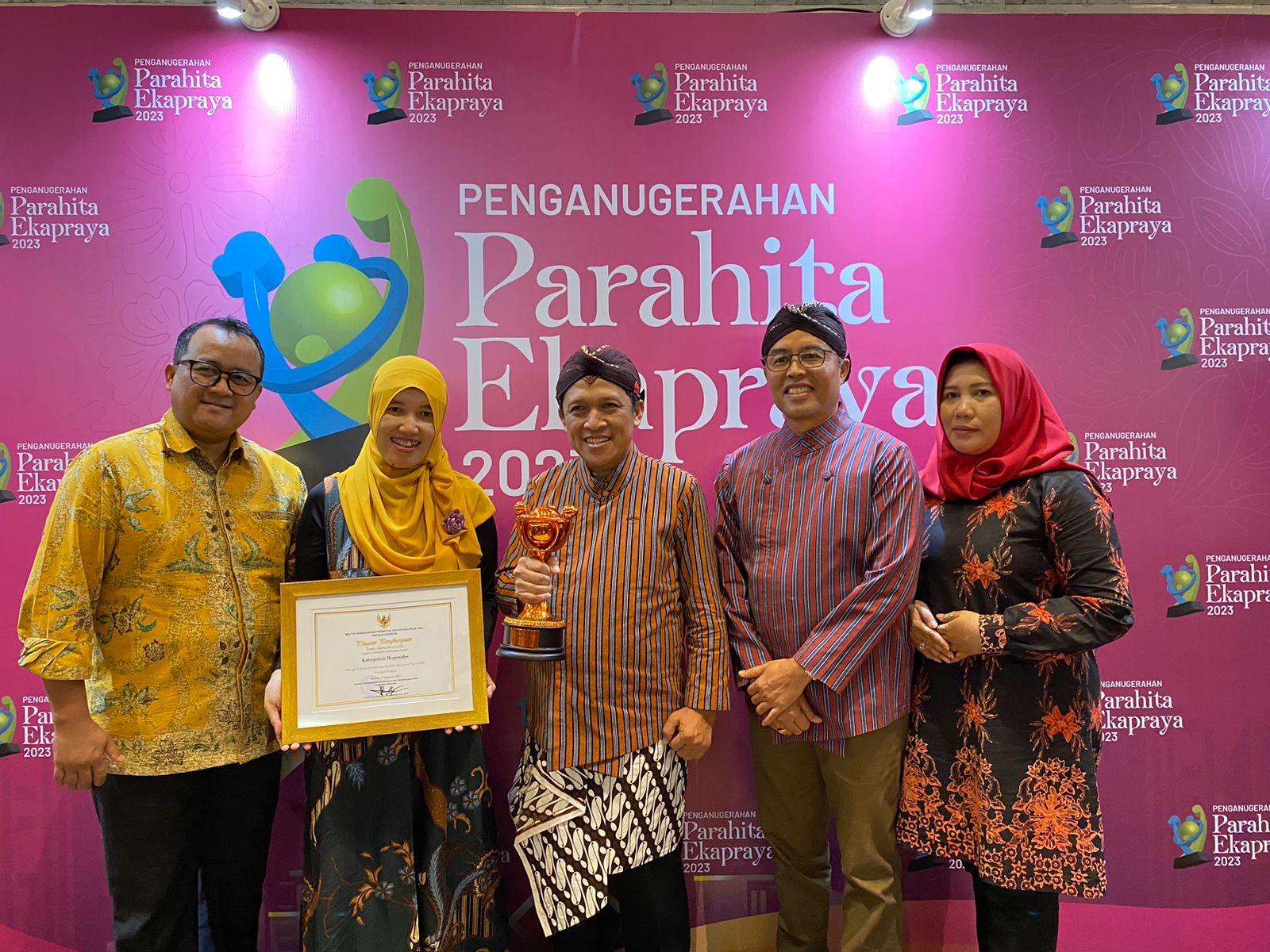 Kabupaten Wonosobo Raih Penghargaan Anugerah Parahita Ekapraya 2023