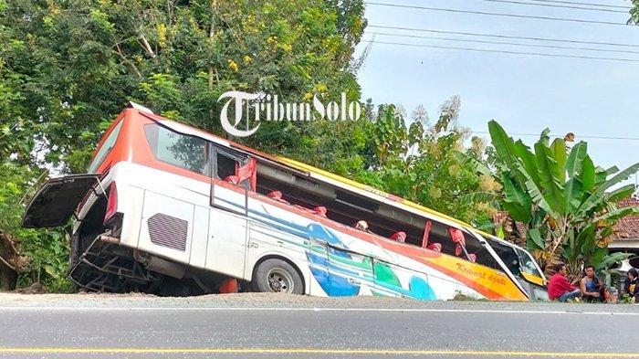 Kronologi Kecelakaan Maut di Sragen, Bus Kramat Djati Vs Truk, 2 Orang Meninggal