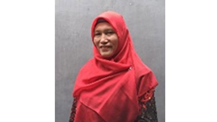 Dra-Mundiroh-Guru-SMP-Negeri-2-Dukuhwaru-Kab-Tegalvcrertrdf.jpg