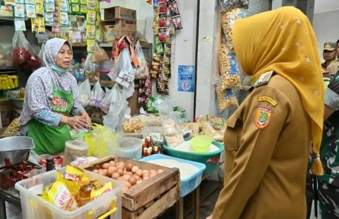 Harga Kebutuhan Pokok Jelang Puasa di Pasar Sukoharjo Stabil, Stok Aman