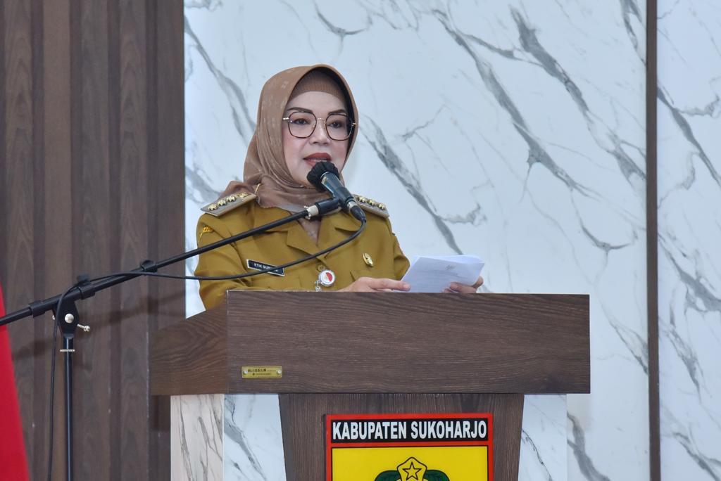 Etik-Suryani-membuka-acara-Forum-Konsultasi-Publik-RPJMD.jpg