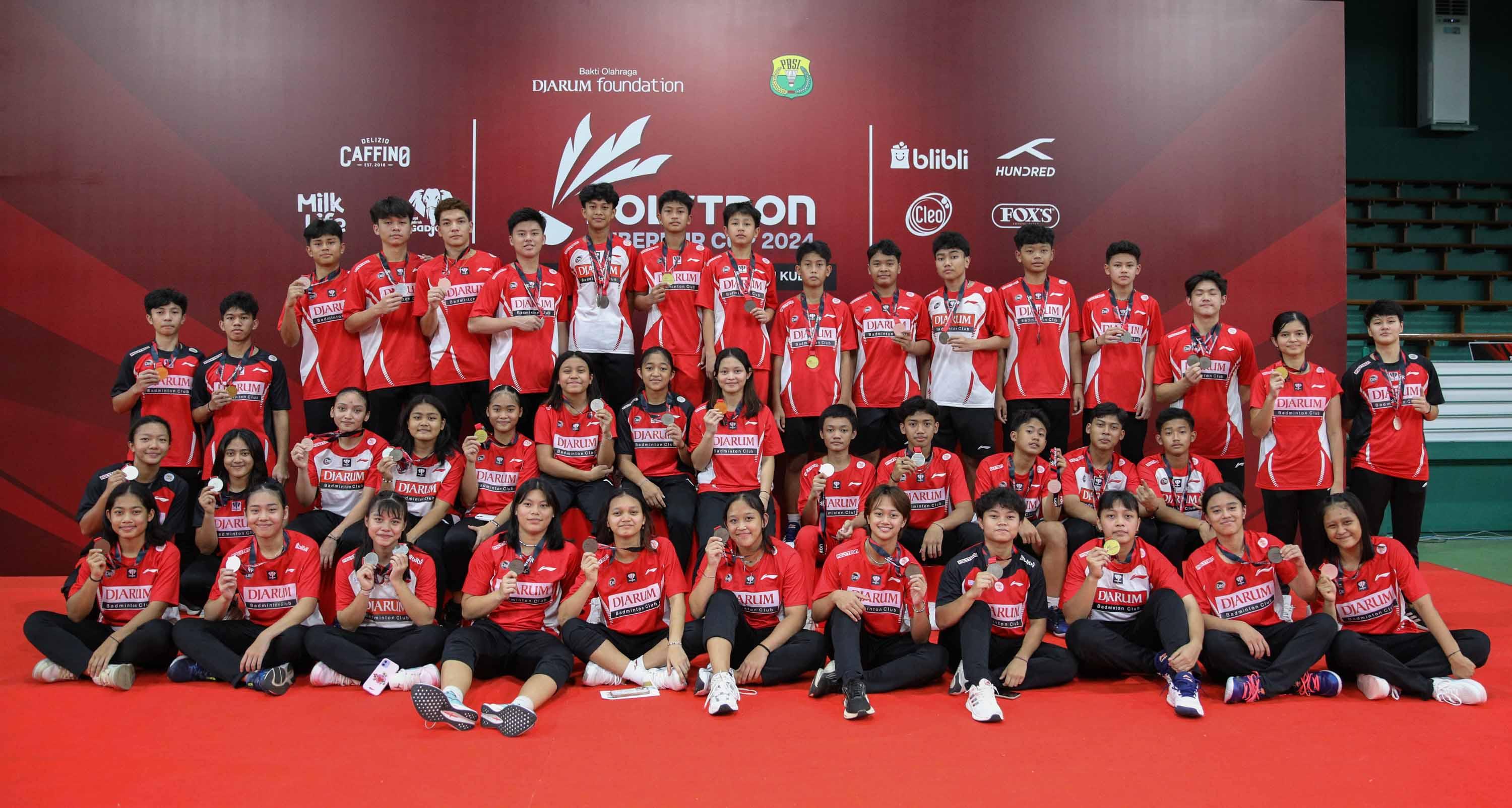 Foto-bersama-atlet-PB-Djarum-dalam-Polytron-Gubernur-Cup-2024.jpg
