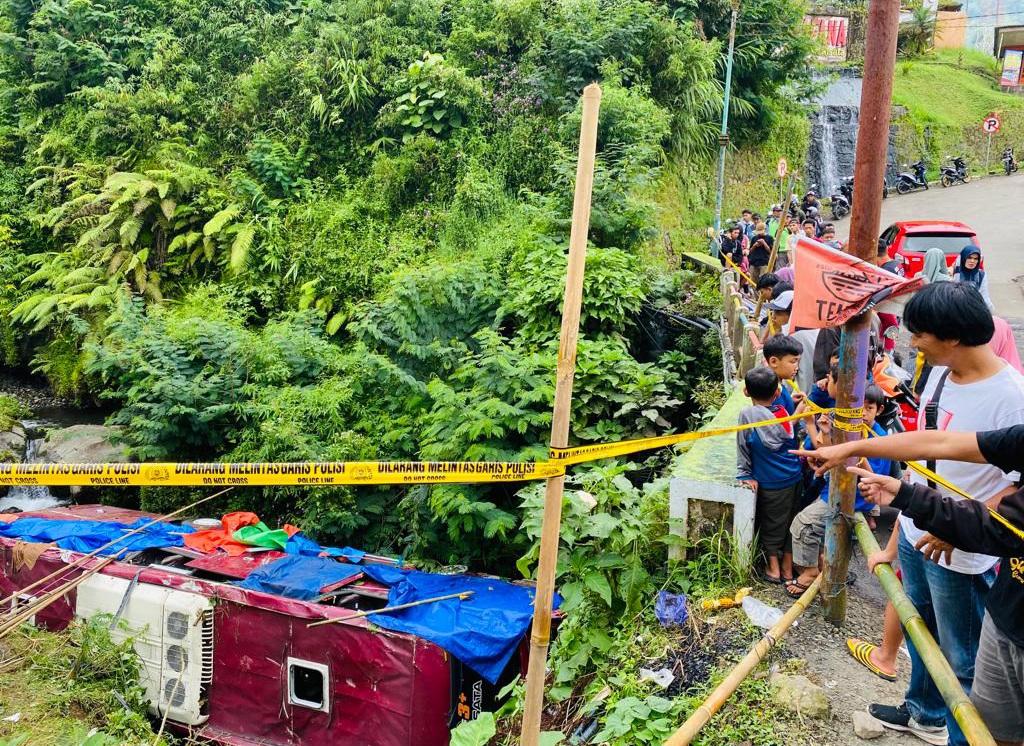 BREAKING NEWS: Polisi Tetapkan Sopir dan Kernet Bus Peziarah Kecelakaan di Guci Tegal Jadi Tersangka