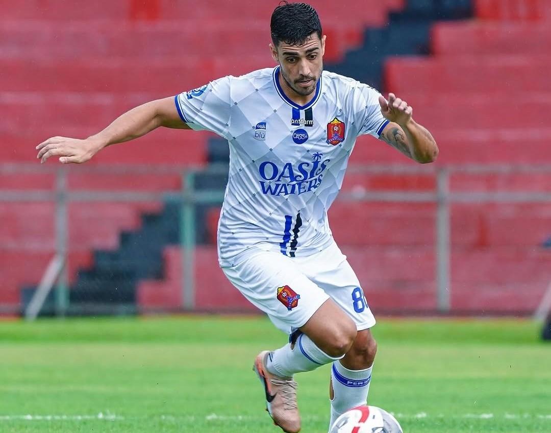 GIRING-BOLA-Pemain-Persijap-Jepara-Borja-Herrera.jpg