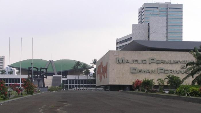 Gedung-DPR-RI-Nama-Anggota-Dapil-4-Jawa-Tengah.jpg