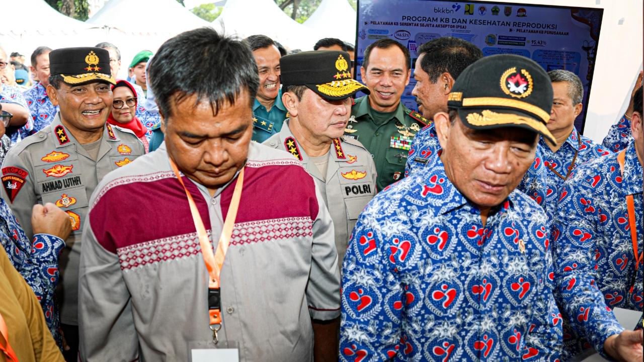 Irjen-Pol-Ahmad-Luthfi-hadiri-acara-puncak-Peringatan-Hari-Keluarga-Nasional-Harganas-ke-31.jpg