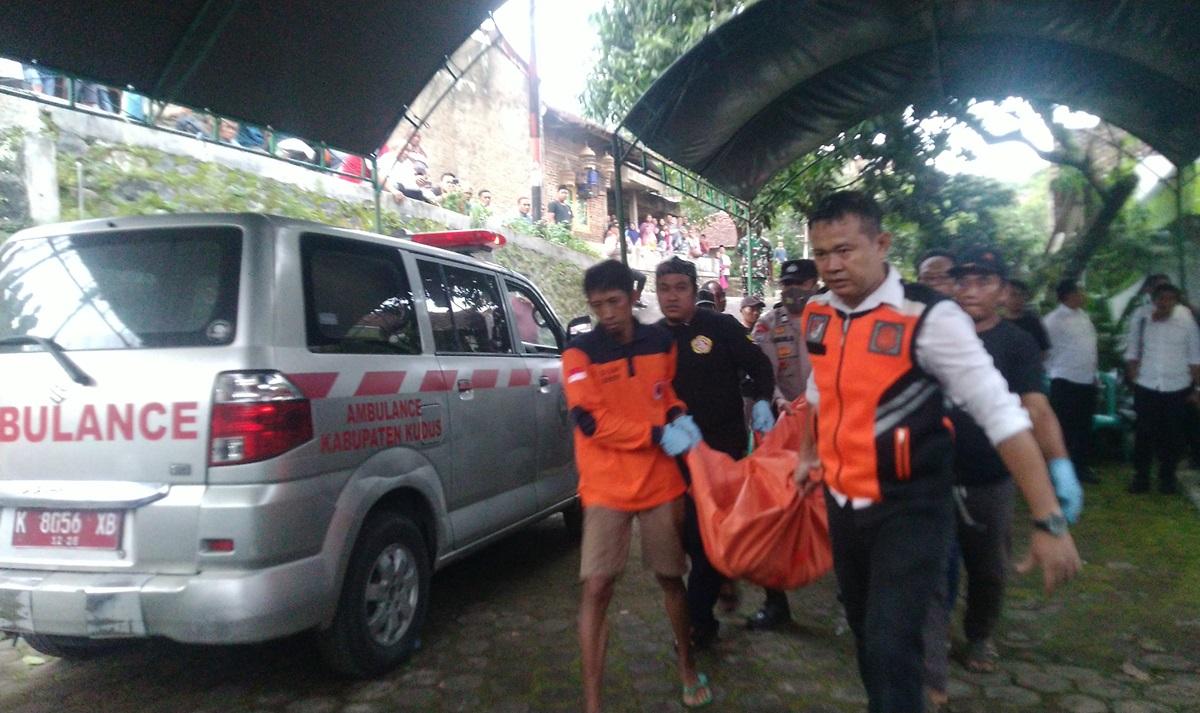 Video Geger Warga Kudus Penemuan Jasad Suami Istri di Dalam Rumah