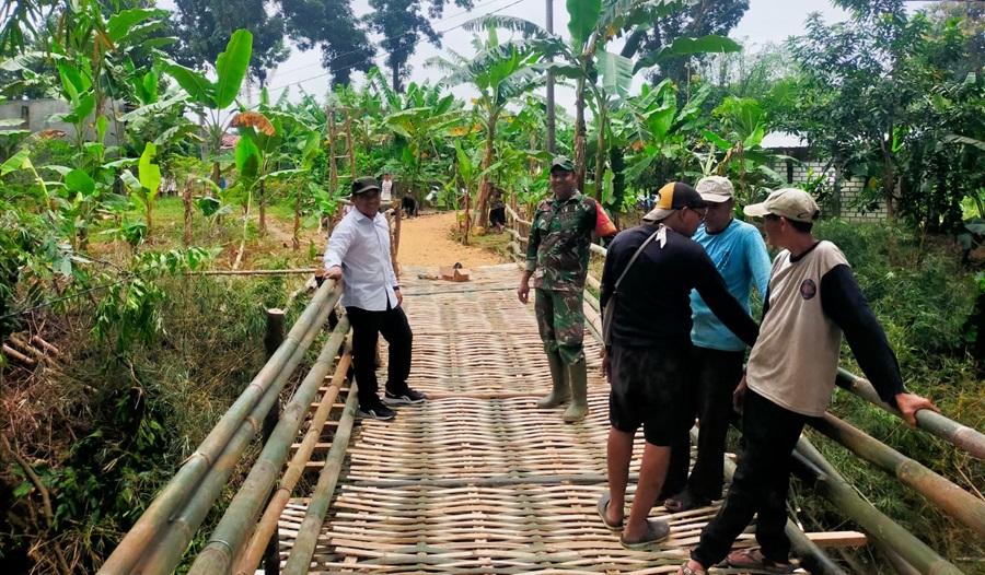 Alhamdulillah Rampung 2 Hari, Warga Swadaya Bangun Jembatan yang Ambrol di Desa Pelemgede Pati