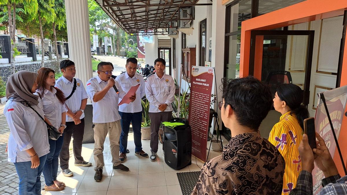 Tribhata Somasi KPU Banyumas Terkait Maraknya Baliho Kotak Kosong