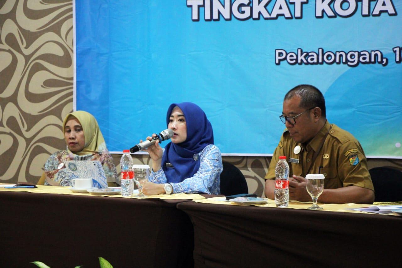Kadinkes-Kota-Pekalongan-Slamet-dan-Ketua-TP-PKK-Ko.jpg