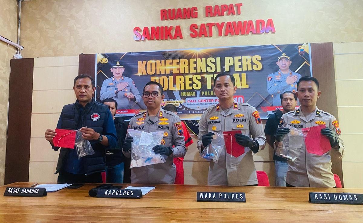 Kapolres-Tegal-AKBP-Bayu-Prasatyo-rilis-narkotika-sabu_1.jpg