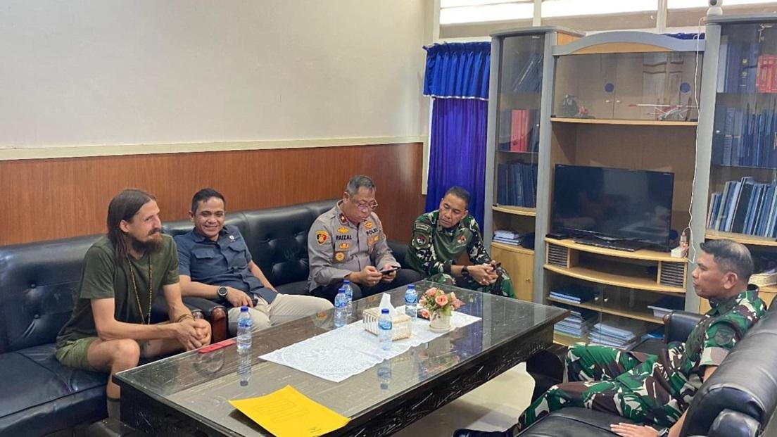 Kapuspen TNI Sebut Pilot Susi Air Philip Mark yang Telah Bebas dari KKB Kondisi Sehat