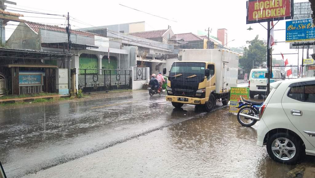 Prakiraan Cuaca Jawa Tengah Jumat 15 Mei 2026 Besok, 9 Daerah Diguyur Hujan Lebat