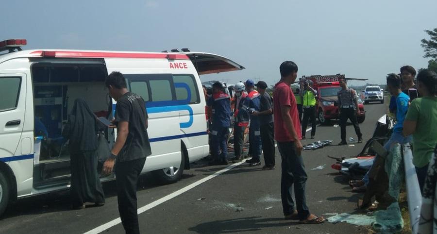 Kecelakaan-Ambulans-di-Tol-Pemalang-Batang.jpg