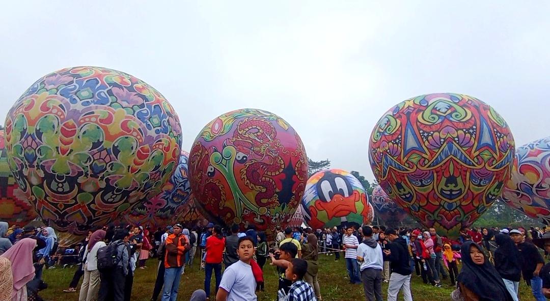Kemeriahan-Event-Java-Balloon-Attraction-2023-di-Tam.jpg
