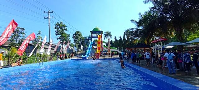 Keseruan Lomba Jumping Slide di Wahana Baru Tanjungsari Land Wonosobo