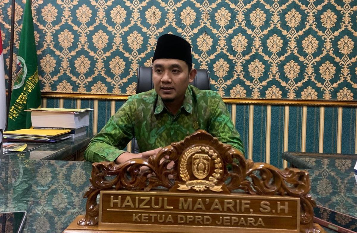 Ketua-DPRD-Jepara-Haizul-Maarif-saat-ditemui-di-kantornya.jpg